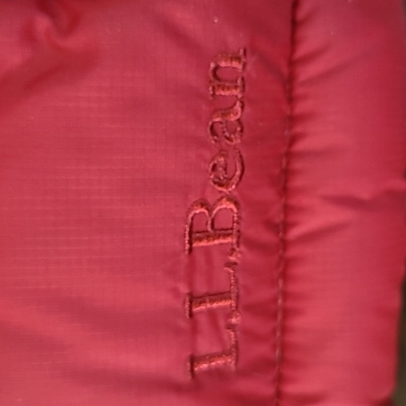 L.L. Bean goose down puffer vest in dark red - S.            J91 - Picture 7 of 7